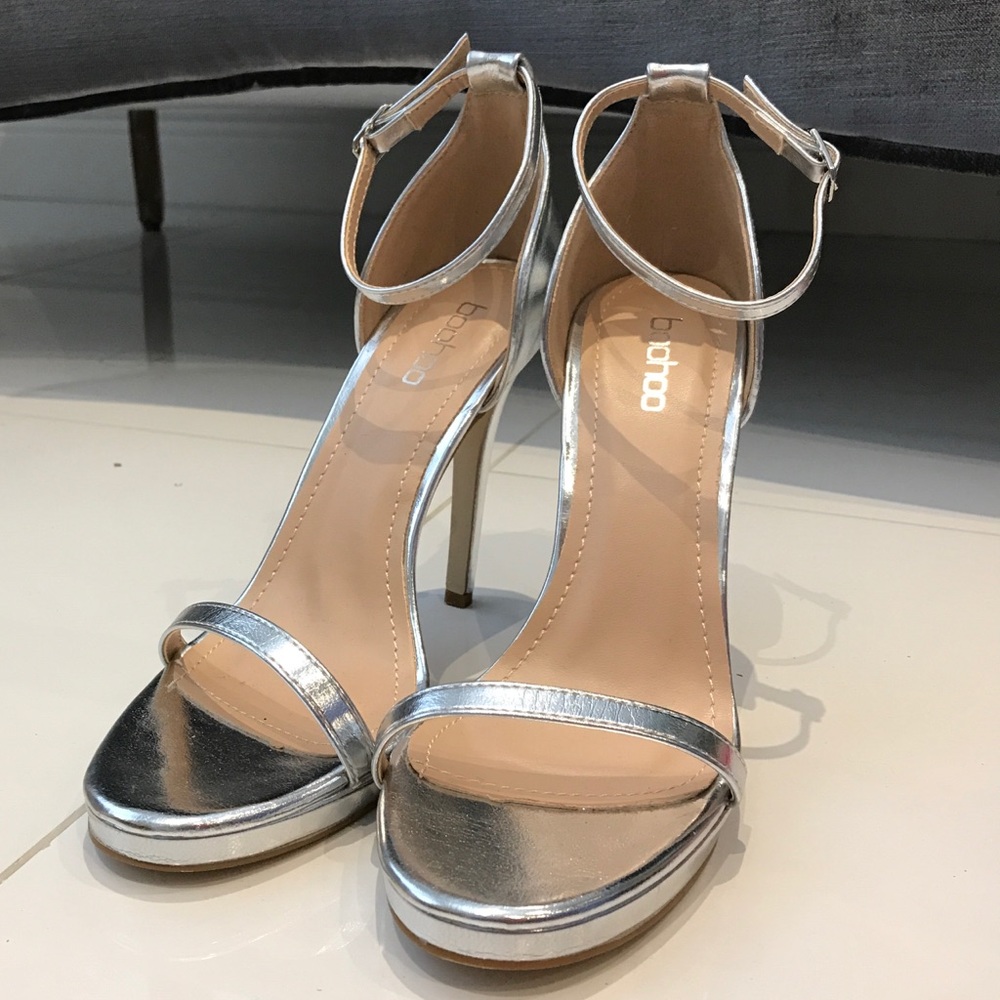 METALLIC SILVER PLATFORM HEELS (US9)